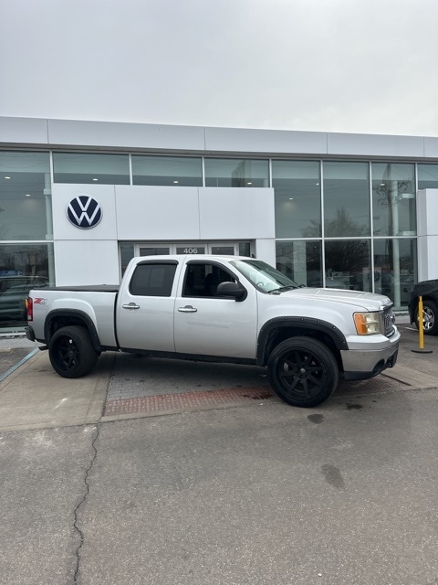 Used 2010 GMC Sierra 1500 SLE with VIN 3GTRKVE35AG196905 for sale in Clarksville, IN