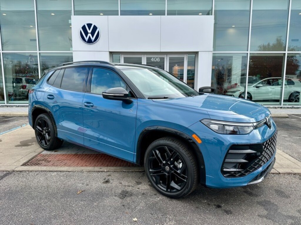 New 2025 Volkswagen Tiguan 2.0T SE R-Line Black SUV