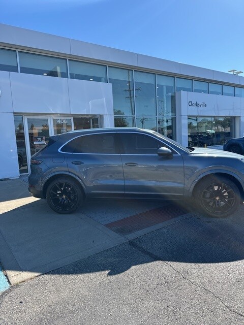 2019 Porsche Cayenne S photo 3