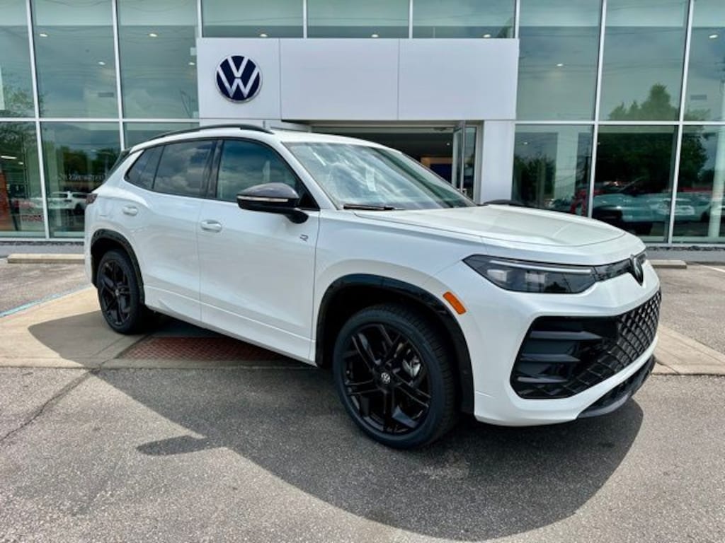 New 2026 Volkswagen Tiguan 2.0T SE R-Line Black SUV