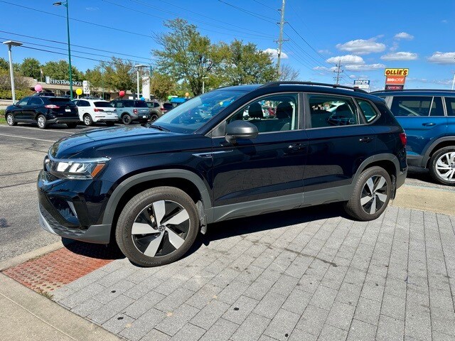 2024 Volkswagen Taos S photo 3