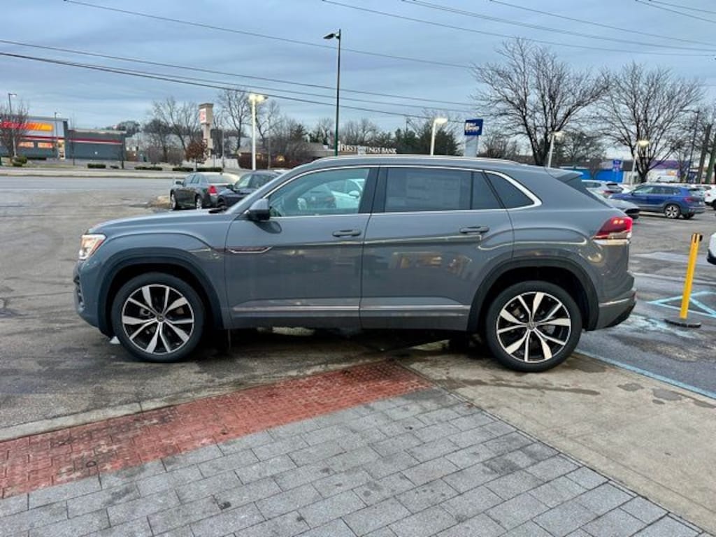 New 2026 Volkswagen Atlas Cross Sport 2.0T SEL Premium R-Line SUV