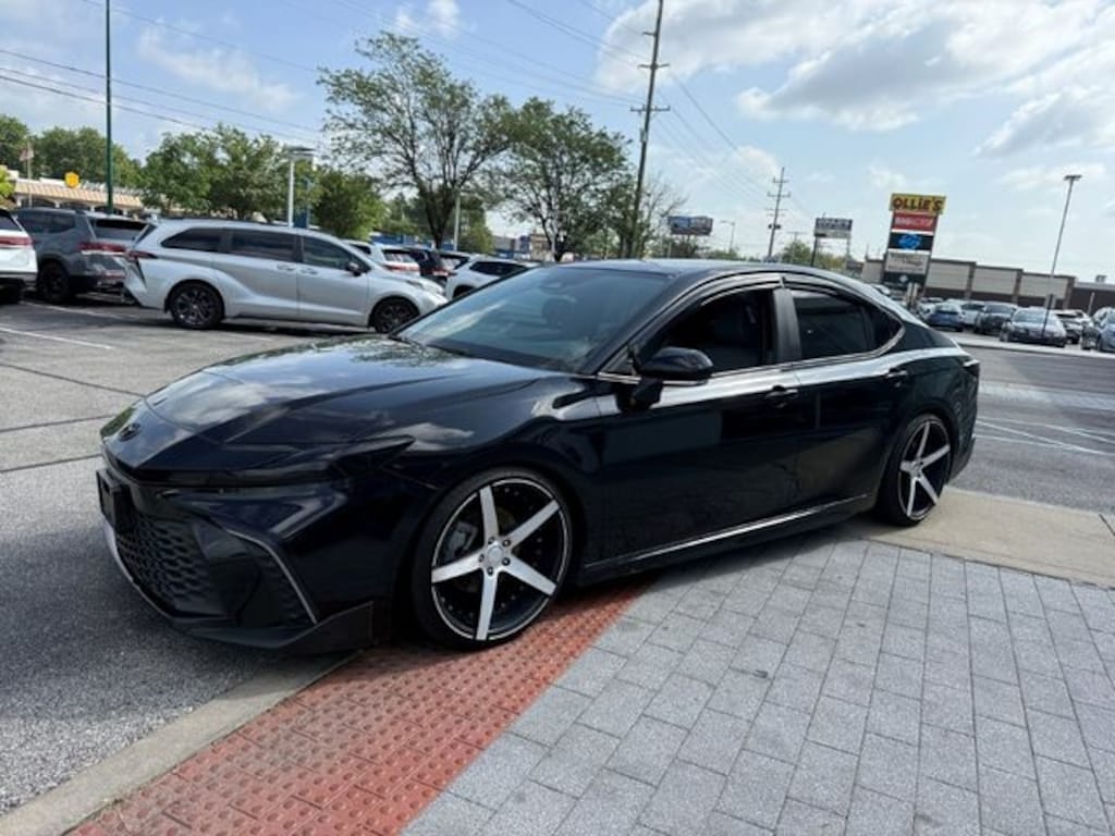 Used 2025 Toyota Camry SE Sedan