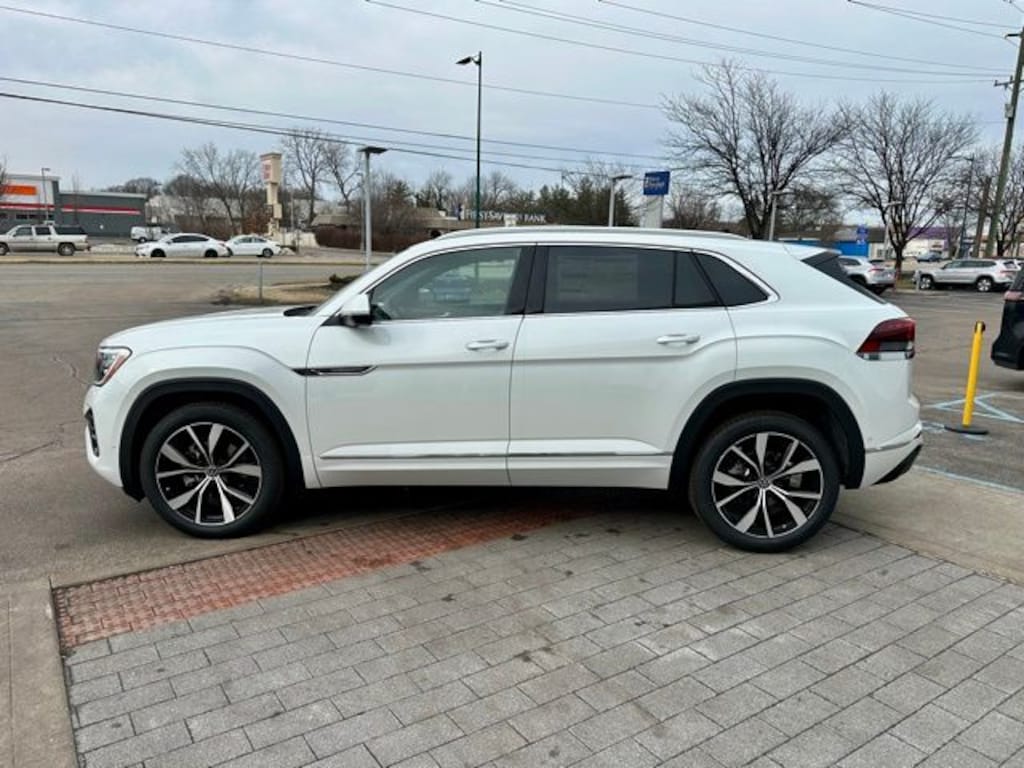 New 2026 Volkswagen Atlas Cross Sport 2.0T SEL Premium R-Line SUV