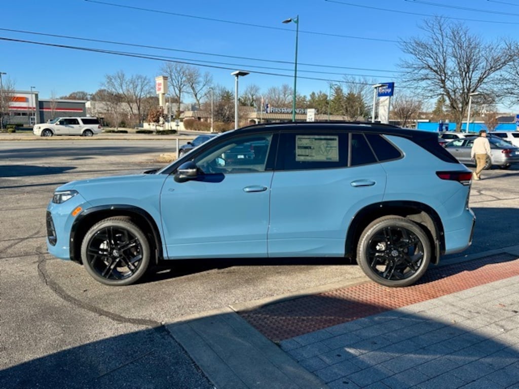 New 2026 Volkswagen Tiguan 2.0T SE R-Line Black SUV