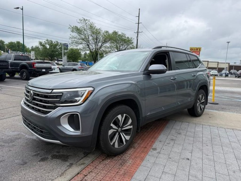 Used 2025 Volkswagen Atlas 2.0T SE SUV