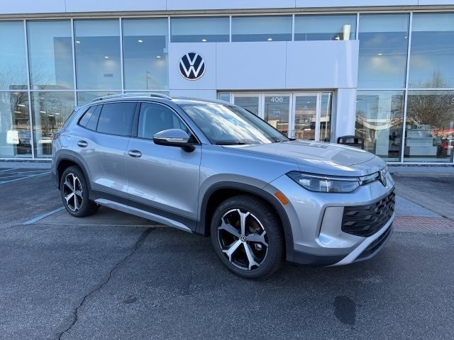 2025 Volkswagen Tiguan SE's photo