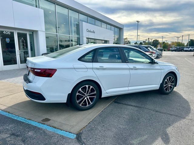 2026 Volkswagen Jetta Sport - Photo 7