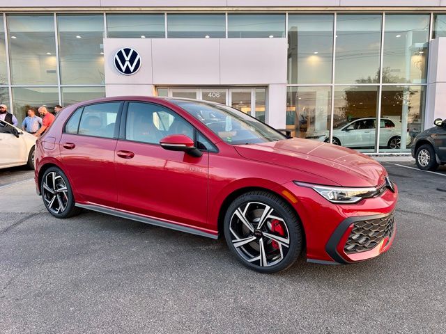 2026 Volkswagen Golf GTI 2.0T SE 4-door DSG's photo