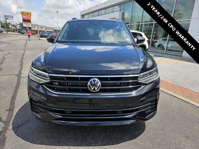 Used 2024 Volkswagen Tiguan SE R-LINE BLACK with VIN 3VV8B7AX7RM068552 for sale in Clarksville, IN