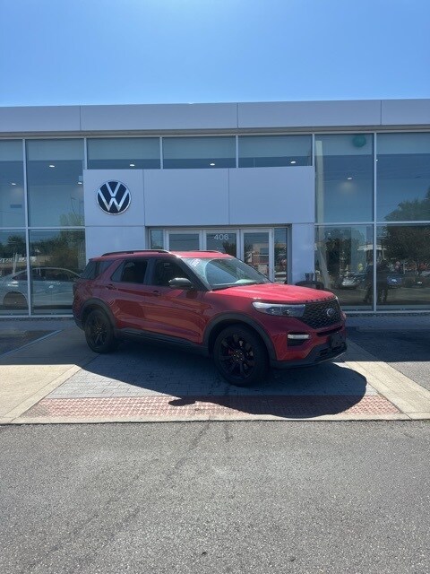 2021 Ford Explorer ST photo 2