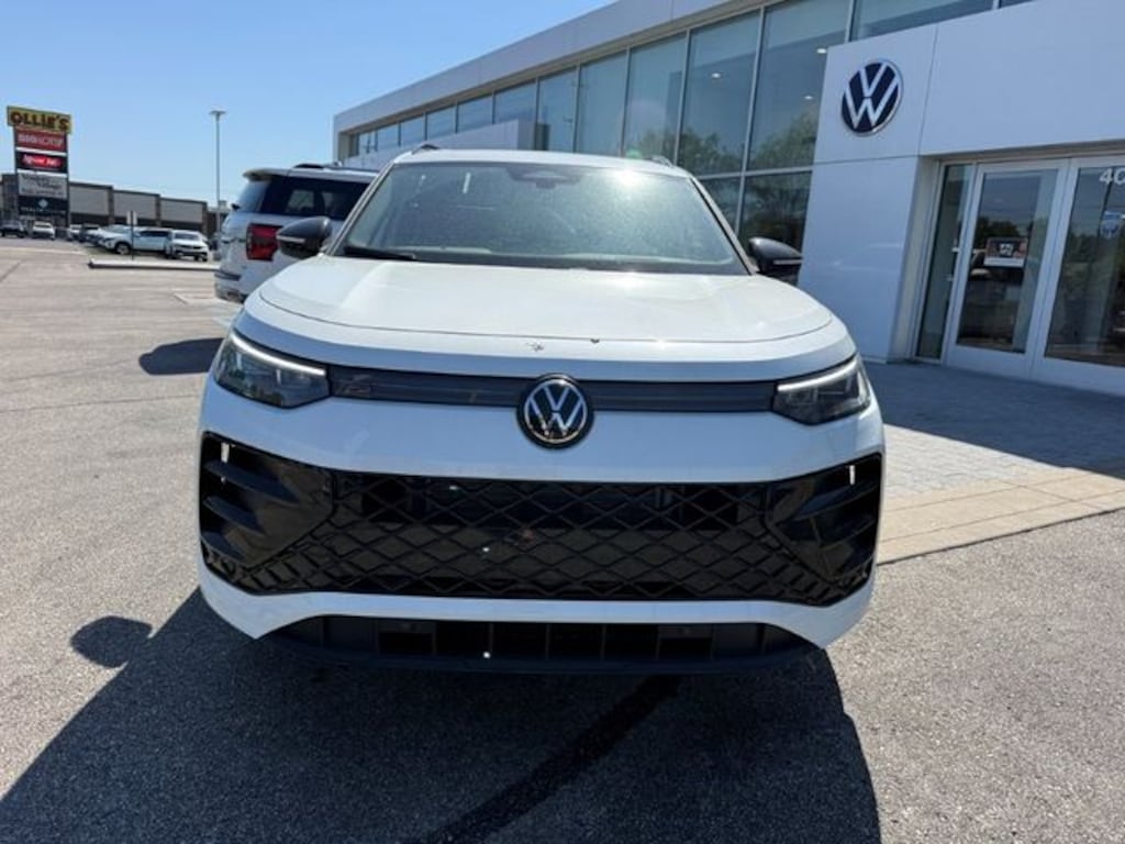 New 2026 Volkswagen Tiguan 2.0T SE R-Line Black SUV