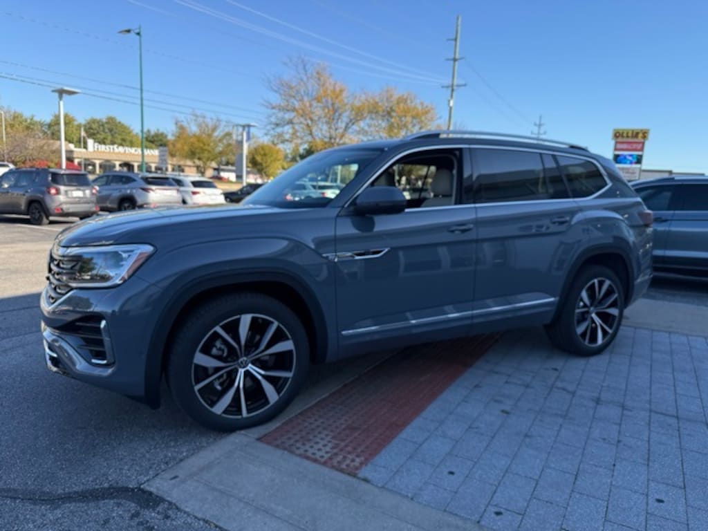 New 2026 Volkswagen Atlas 2.0T SEL Premium R-Line SUV