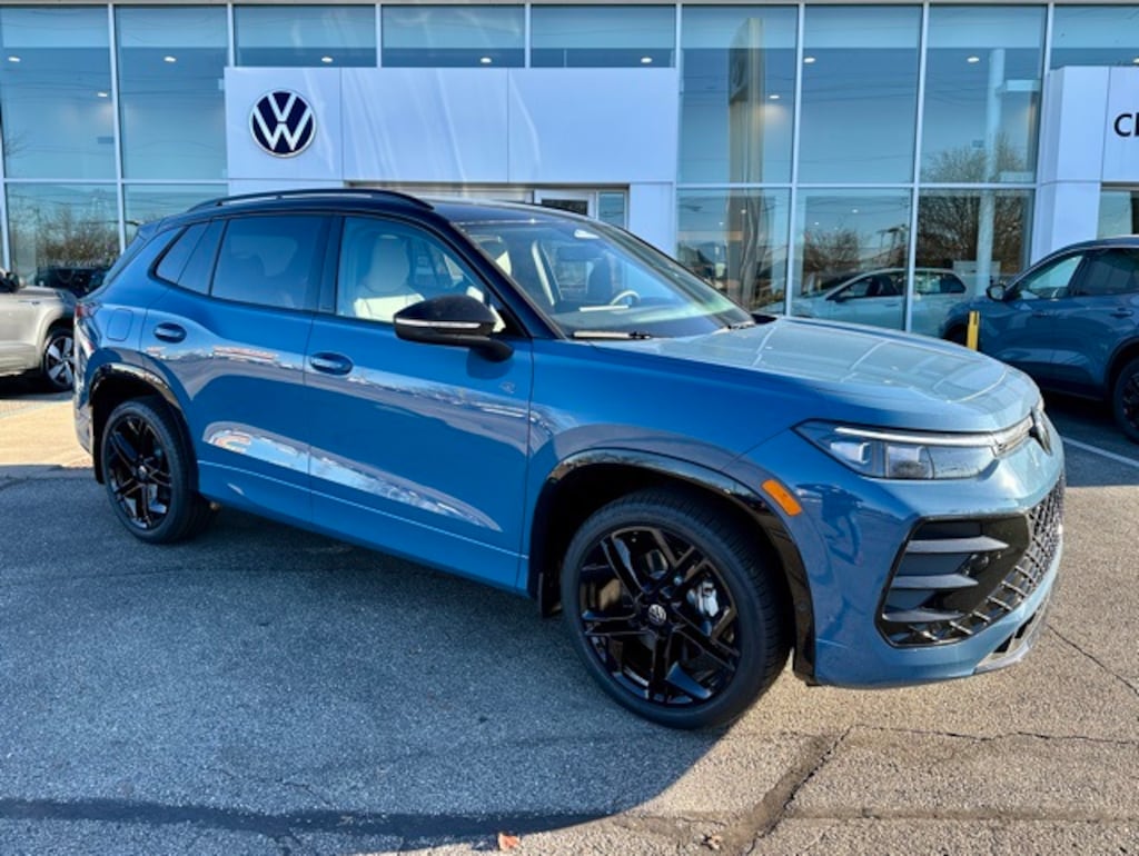 New 2026 Volkswagen Tiguan 2.0T SE R-Line Black SUV