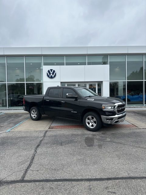 2019 RAM 1500 Big Horn/Lone Star 4x4 Crew Cab 5'7's photo