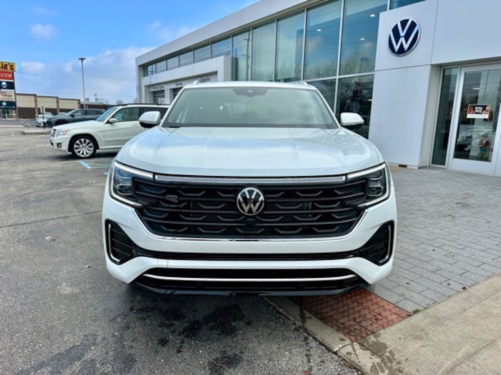 New 2026 Volkswagen Atlas Cross Sport 2.0T SEL Premium R-Line SUV