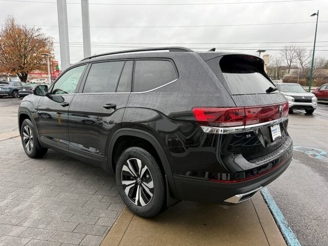 2026 Volkswagen Atlas SE photo 4
