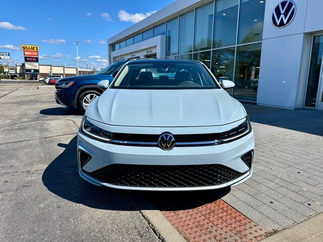2026 Volkswagen Jetta 1.5T SE photo 2