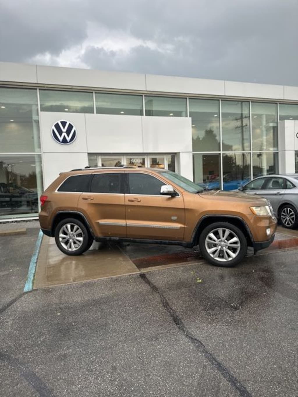 Used 2011 Jeep Grand Cherokee Laredo SUV