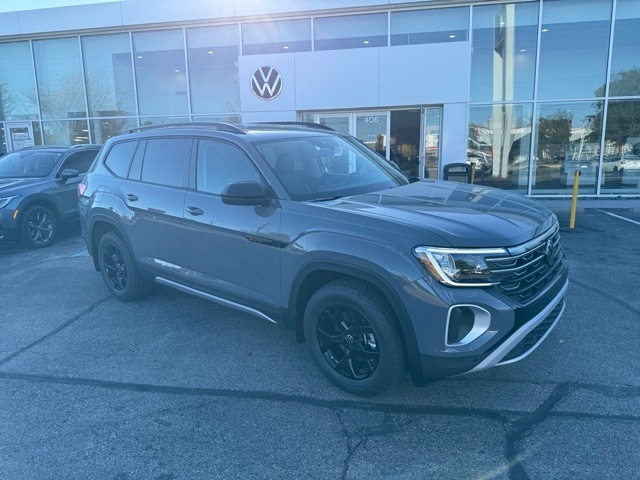 2026 Volkswagen Atlas Atlas Peak Edition's photo
