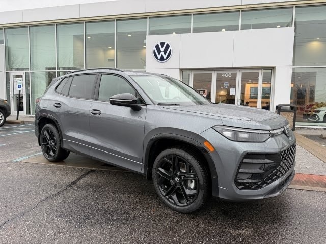 2026 Volkswagen Tiguan Comfortline R-Line Black