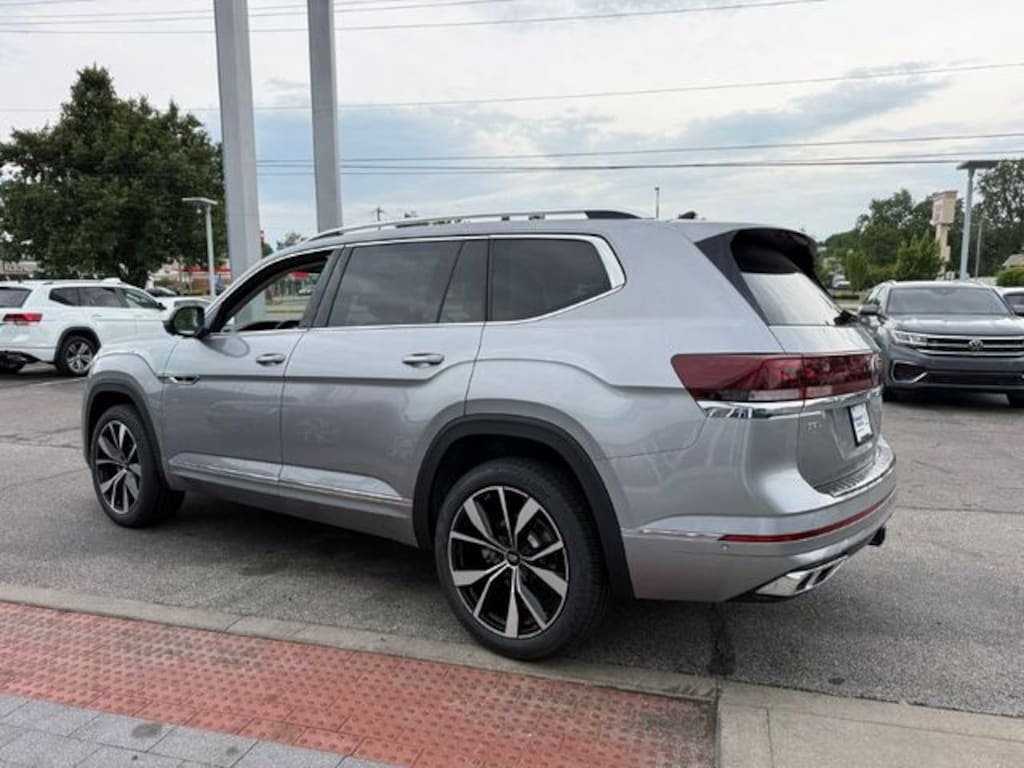 New 2026 Volkswagen Atlas 2.0T SEL Premium R-Line SUV