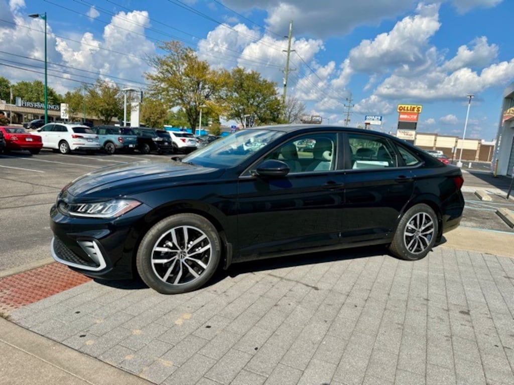 New 2026 Volkswagen Jetta 1.5T SE Sedan