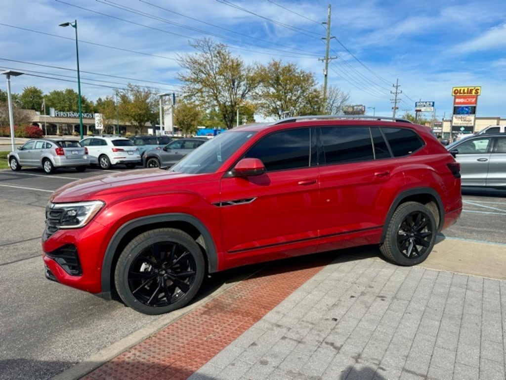 Used 2024 Volkswagen Atlas 2.0T SEL Premium R-Line SUV