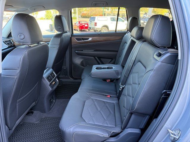 2026 Volkswagen Atlas SE w/Tech - Photo 14