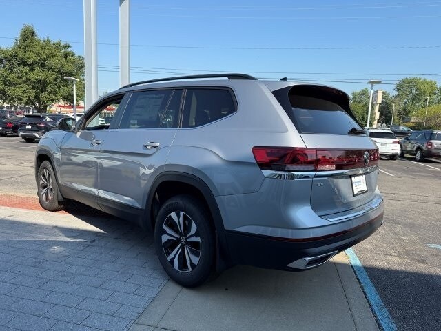 2026 Volkswagen Atlas SE photo 3