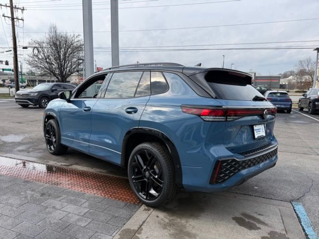 New 2026 Volkswagen Tiguan 2.0T SE R-Line Black SUV