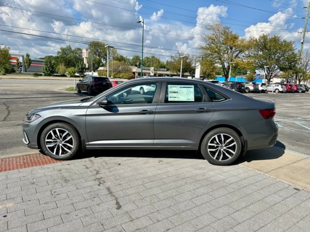 New 2026 Volkswagen Jetta 1.5T SE Sedan