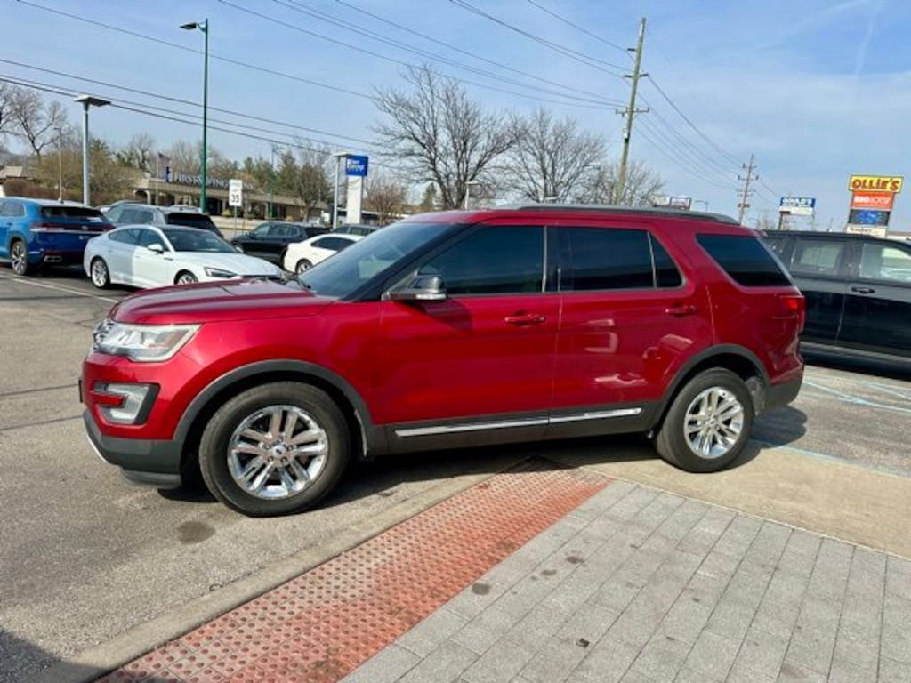 Used 2017 Ford Explorer XLT SUV