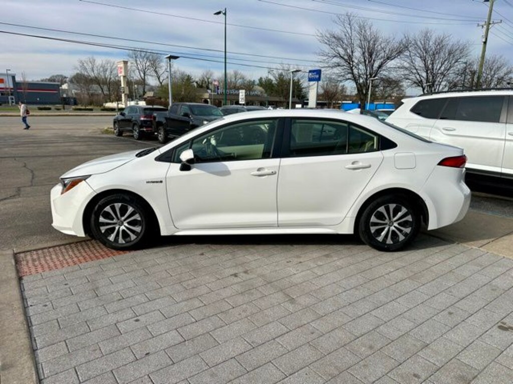Used 2021 Toyota Corolla Hybrid LE Sedan