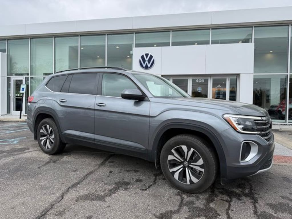 Used 2025 Volkswagen Atlas 2.0T SE SUV
