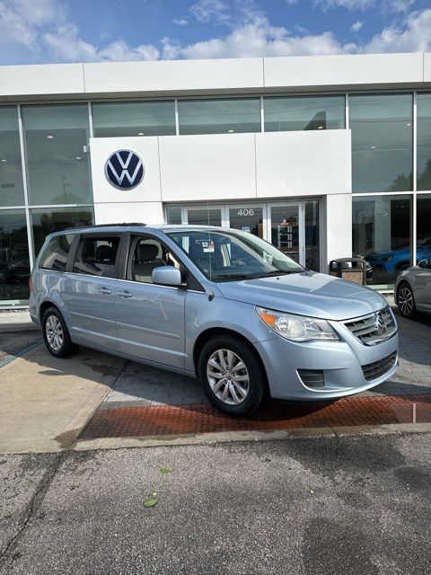 2012 Volkswagen Routan's photo