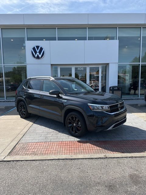 2022 Volkswagen Taos 1.5T SE's photo