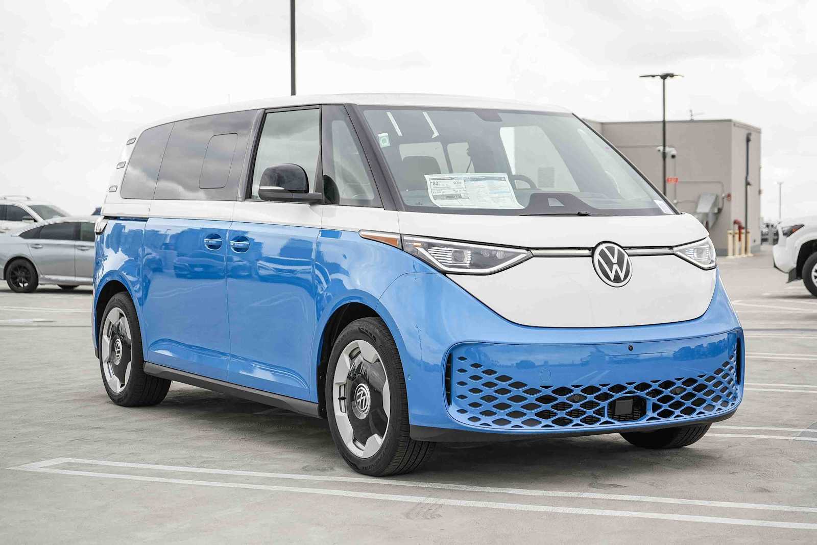 Thumbnail: 2025 Volkswagen ID.Buzz - 3