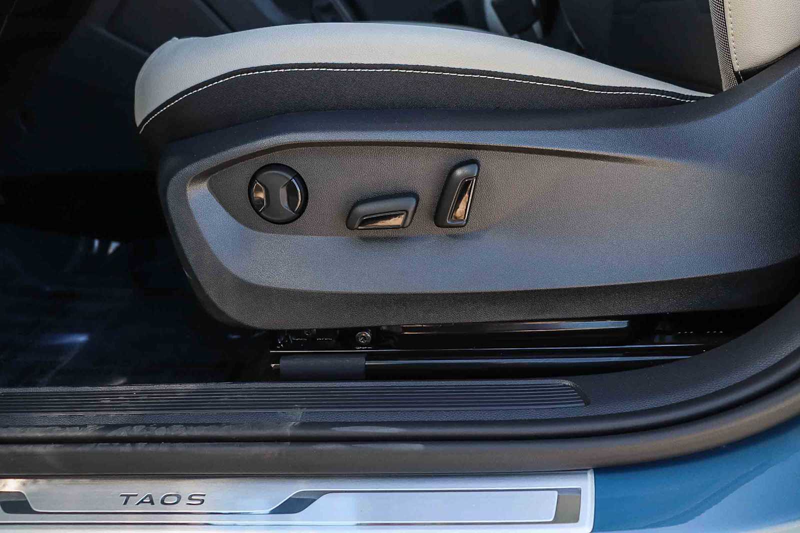Thumbnail: 2025 Volkswagen Taos - 21