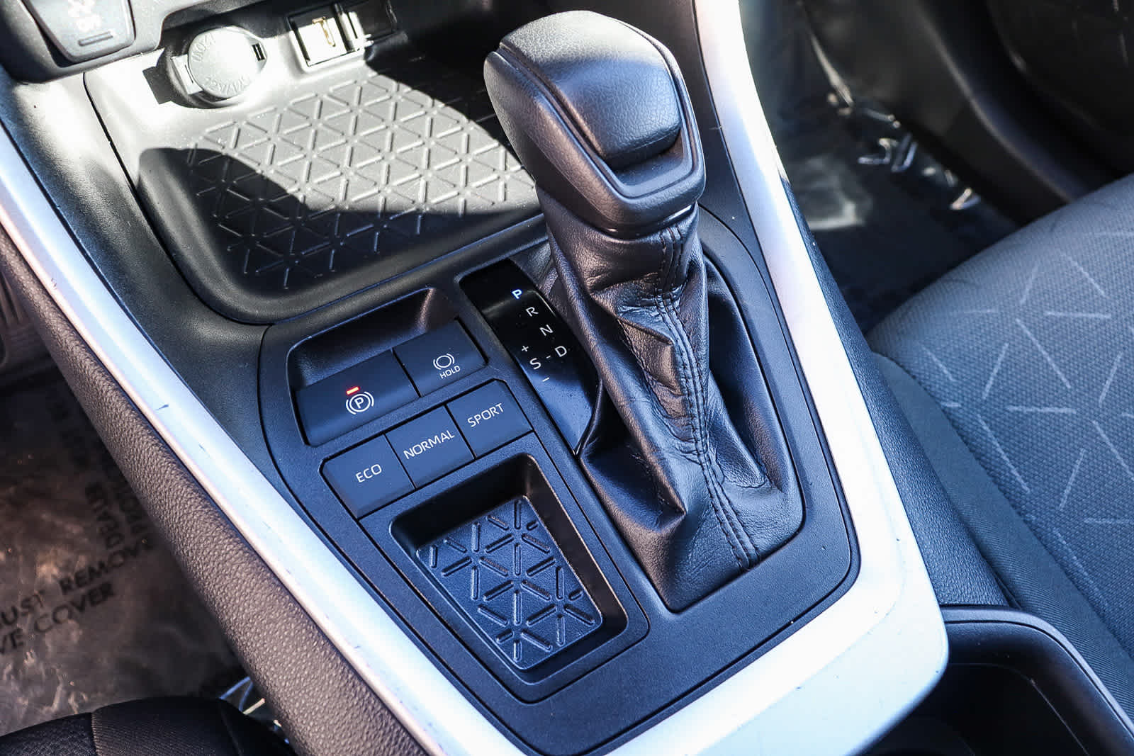 Thumbnail: 2022 Toyota RAV4 - 20