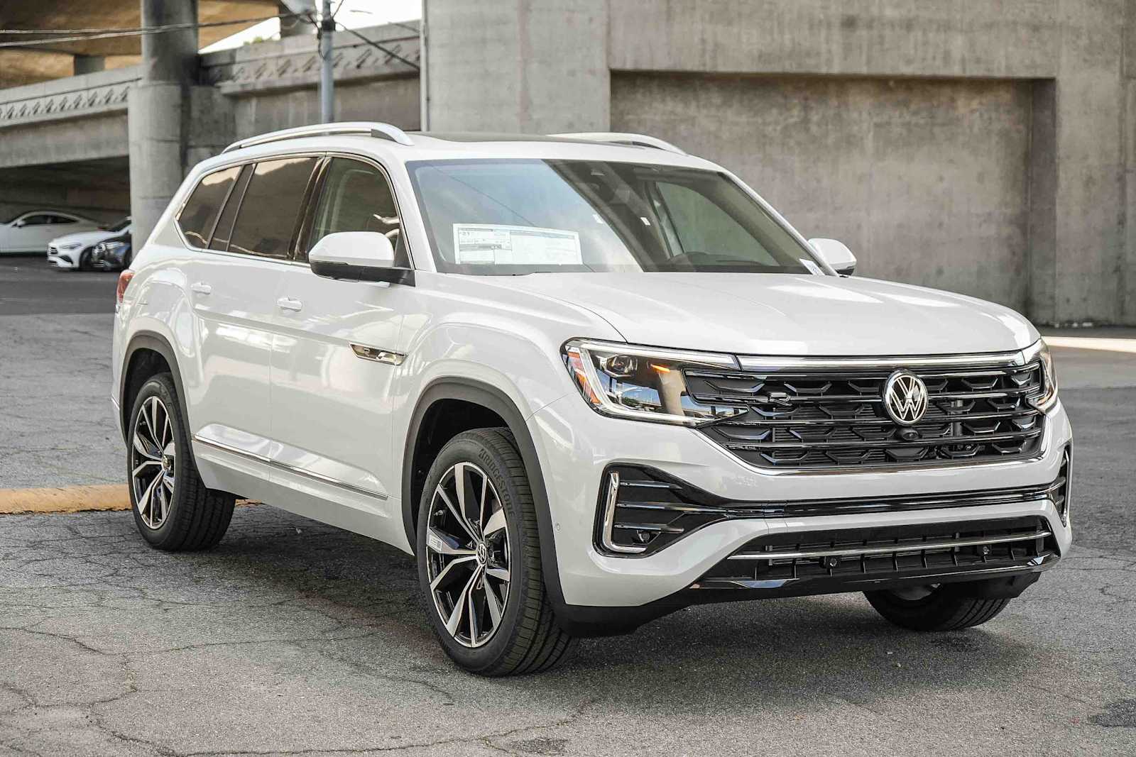 Thumbnail: 2026 Volkswagen Atlas - 3