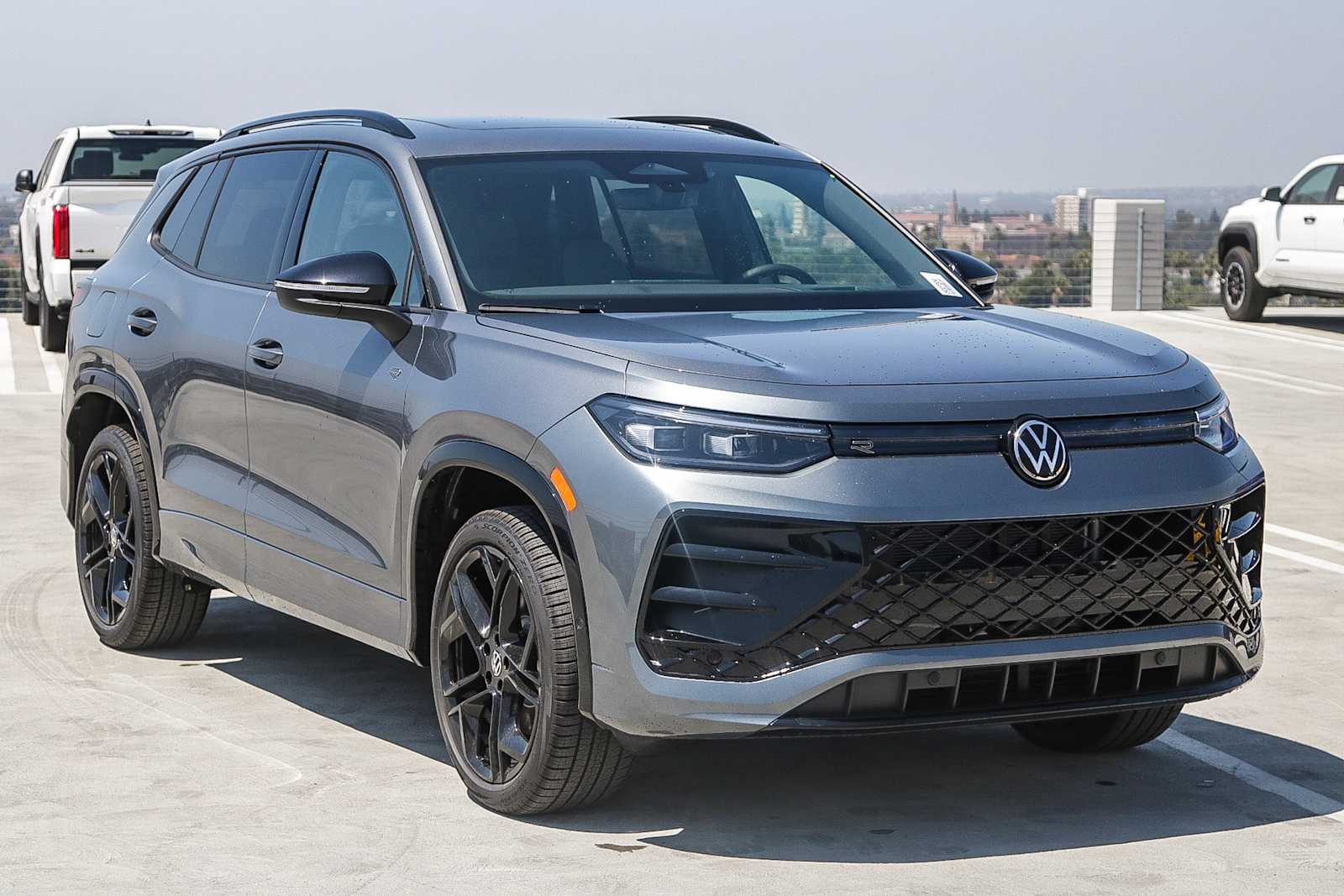 Thumbnail: 2025 Volkswagen Tiguan - 3