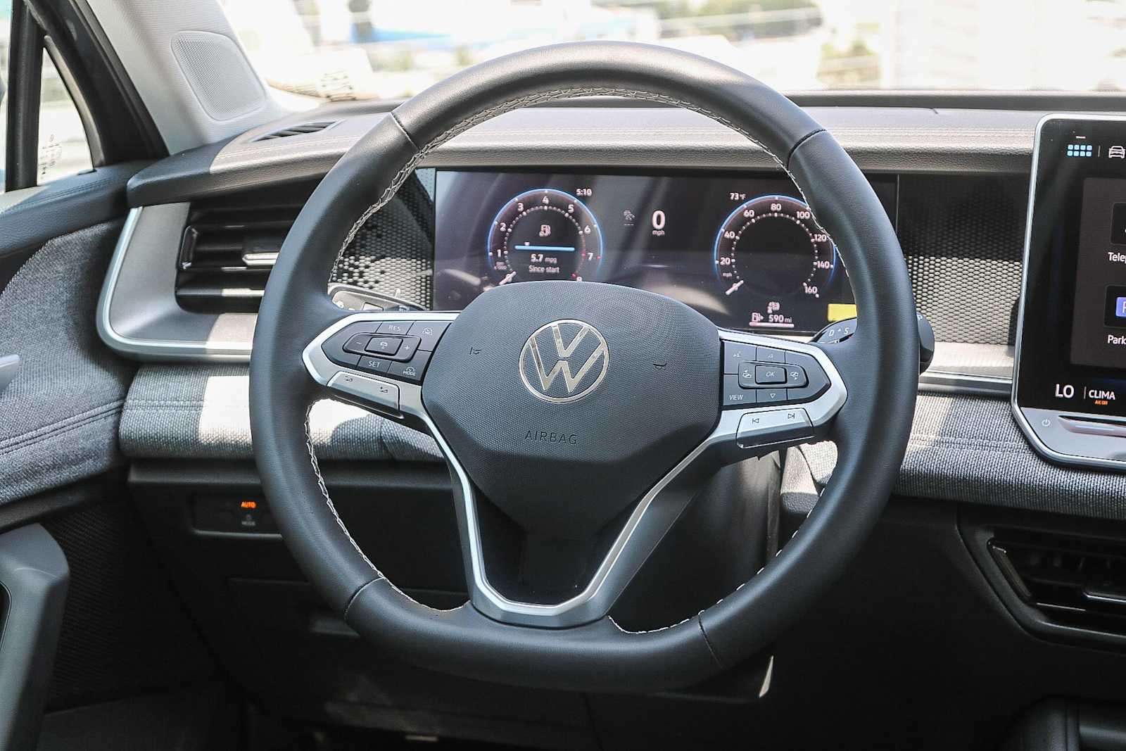 Thumbnail: 2025 Volkswagen Tiguan - 16