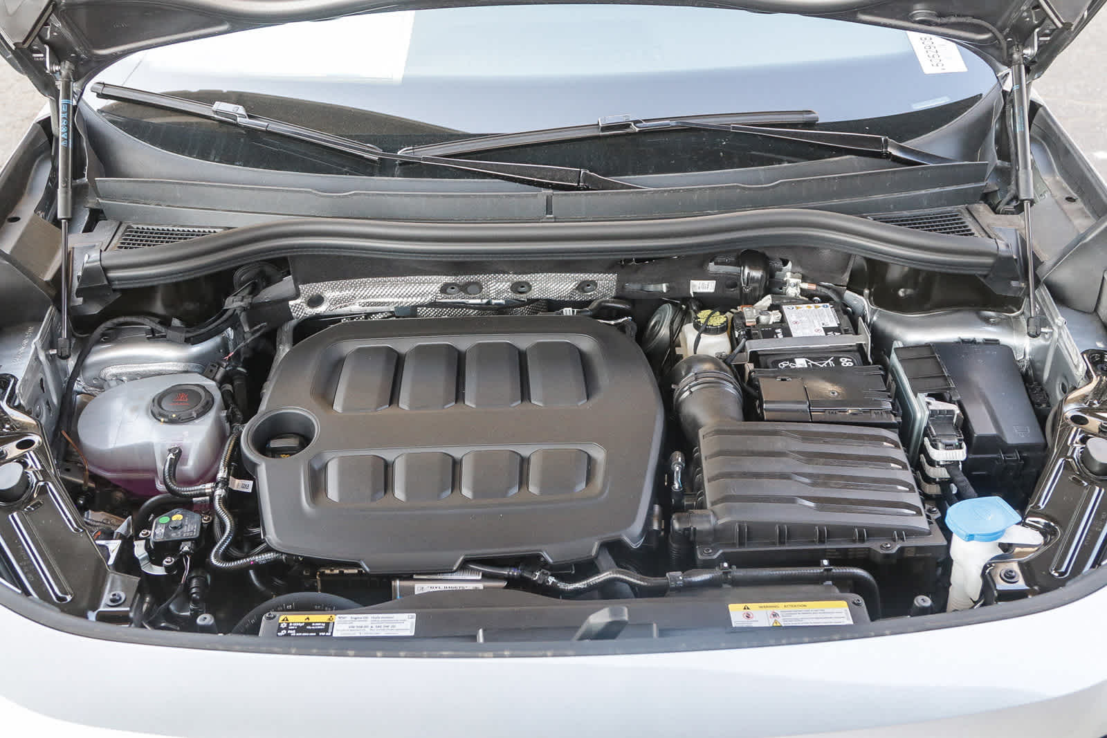 Thumbnail: 2025 Volkswagen Tiguan - 12