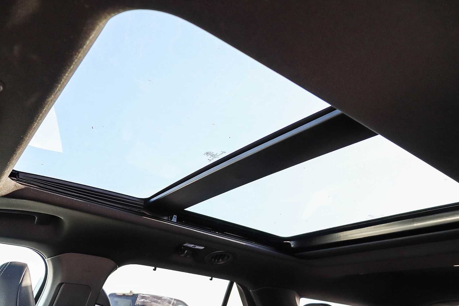 Thumbnail: 2020 Ford Explorer - 28