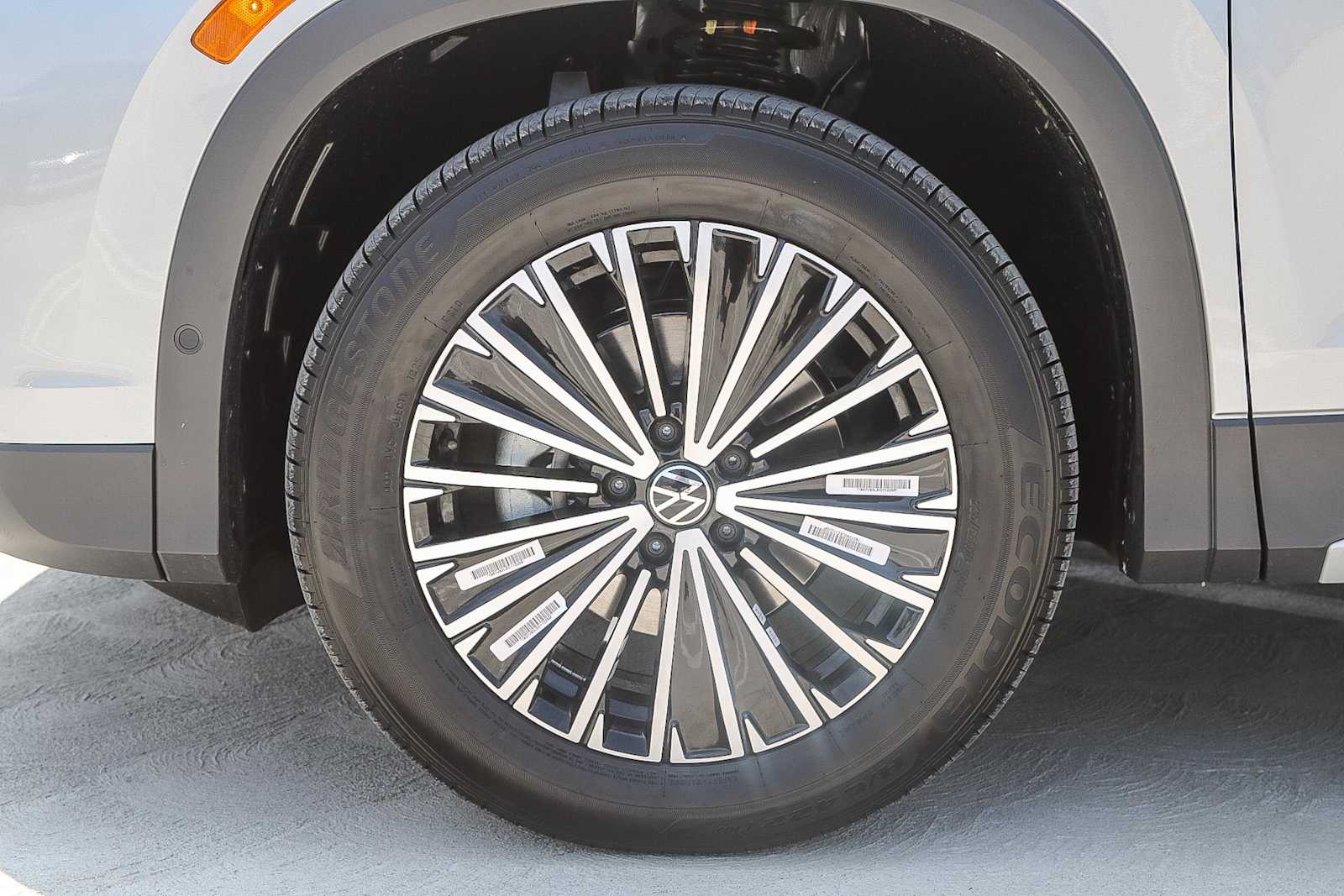 Thumbnail: 2025 Volkswagen Tiguan - 11