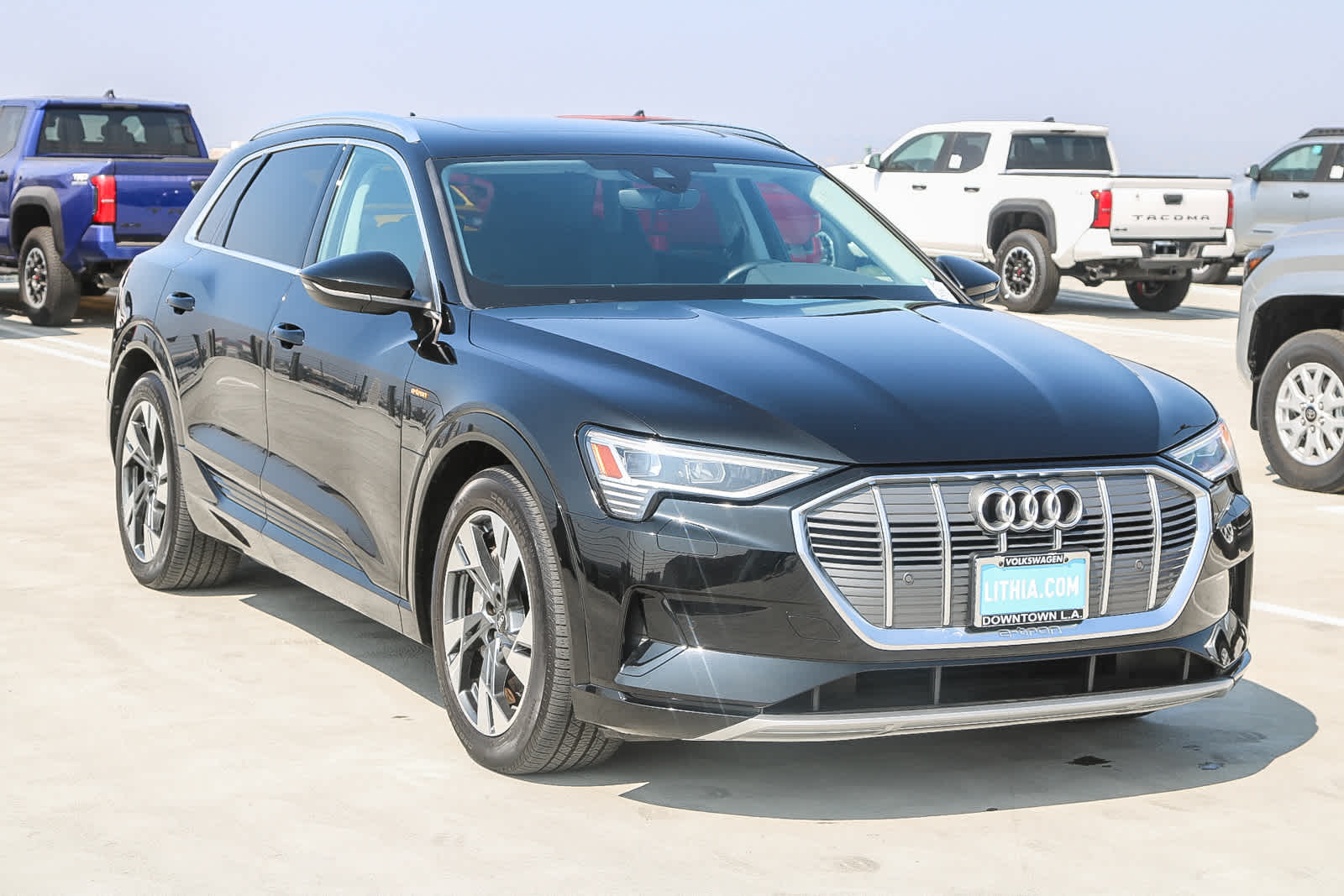 Thumbnail: 2022 Audi e-tron - 3