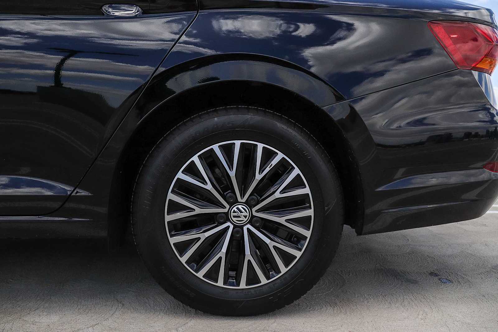 Thumbnail: 2019 Volkswagen Jetta - 9