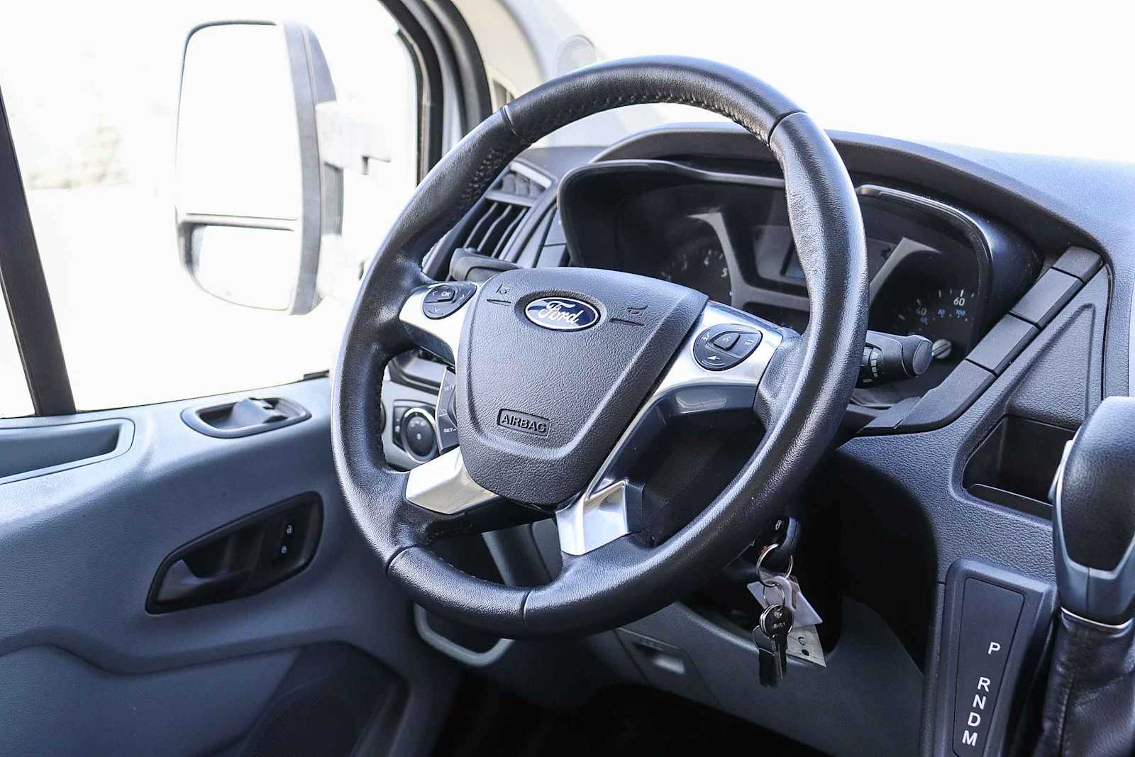 Thumbnail: 2015 Ford Transit Series - 16