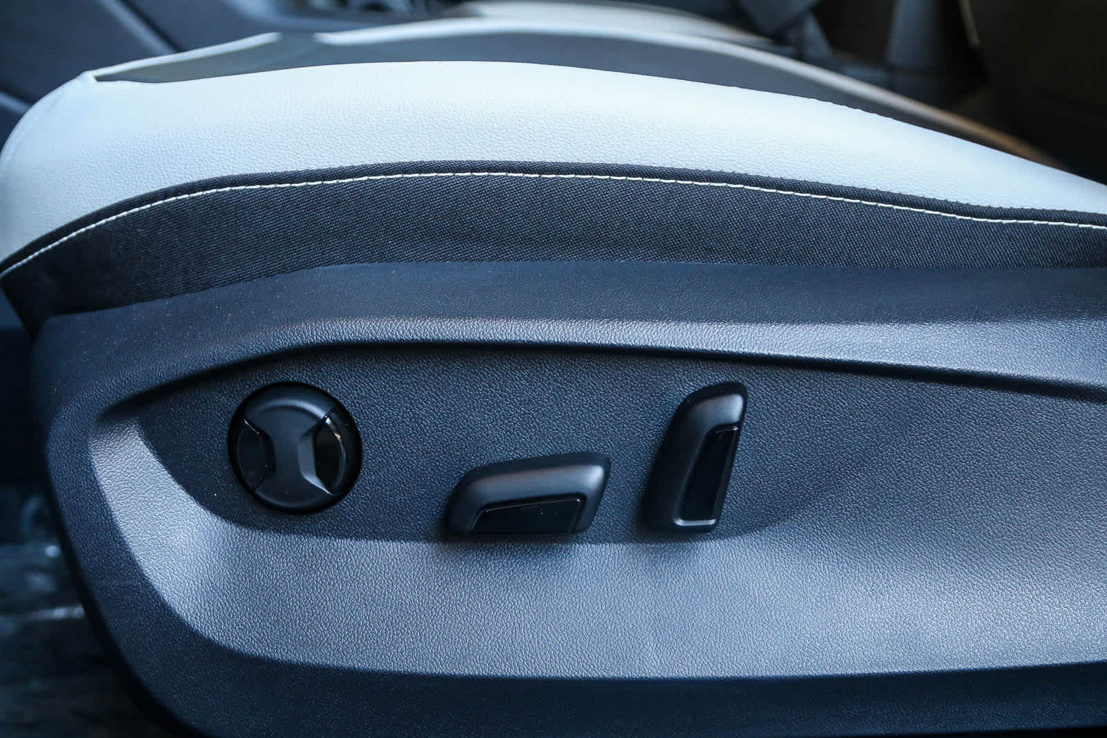 Thumbnail: 2025 Volkswagen Taos - 22